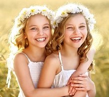 Привітання з днем народження близнюкам дівчаткам