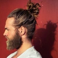 Модні чоловічі стрижки 2017 на довге волосся
