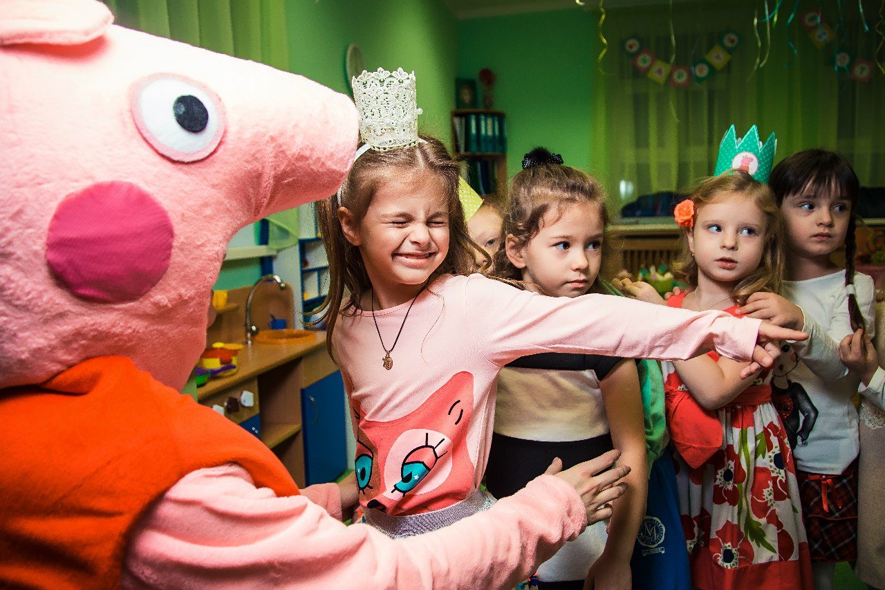 «Свинка Пеппа» на день народження: велике свято для маленьких учасників