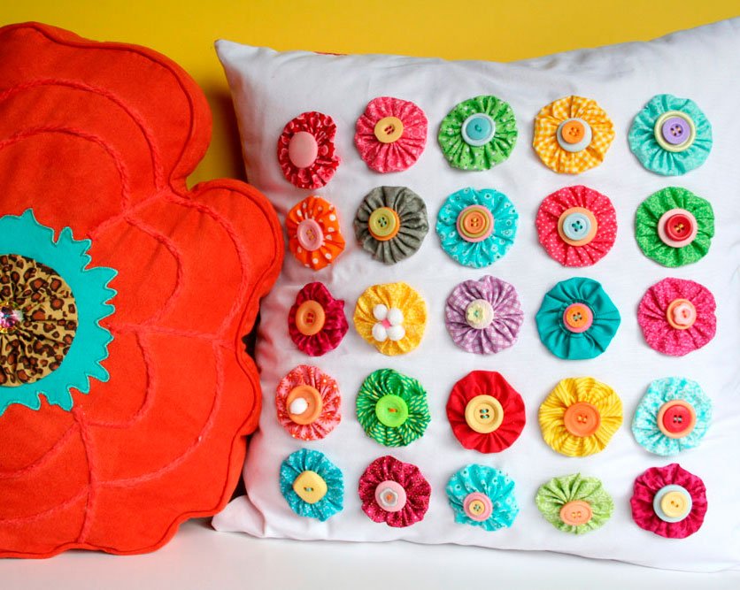 Прості квіти з тканини своїми руками, або Декор «на колінах»