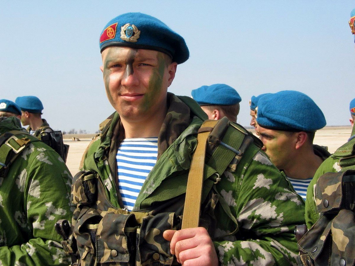 Як своїми руками створити листівку з Днем ВДВ