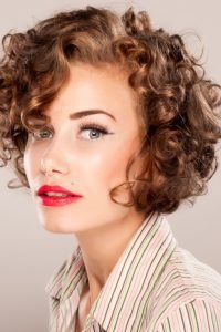 Модні зачіски на короткі волосся 2017   102 фото новинки