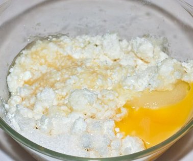 Сирники із сиру у домашніх умовах — 4 простих рецепти сирників