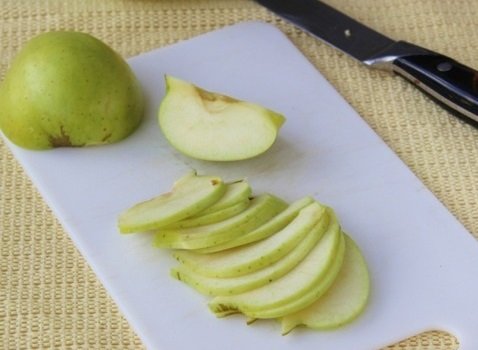 Шарлотка з яблуками в духовці — 5 простих рецептів пишною шарлотки з яблуками