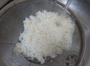 Як приготувати суп з фрикадельками і рисом? Простий покроковий рецепт