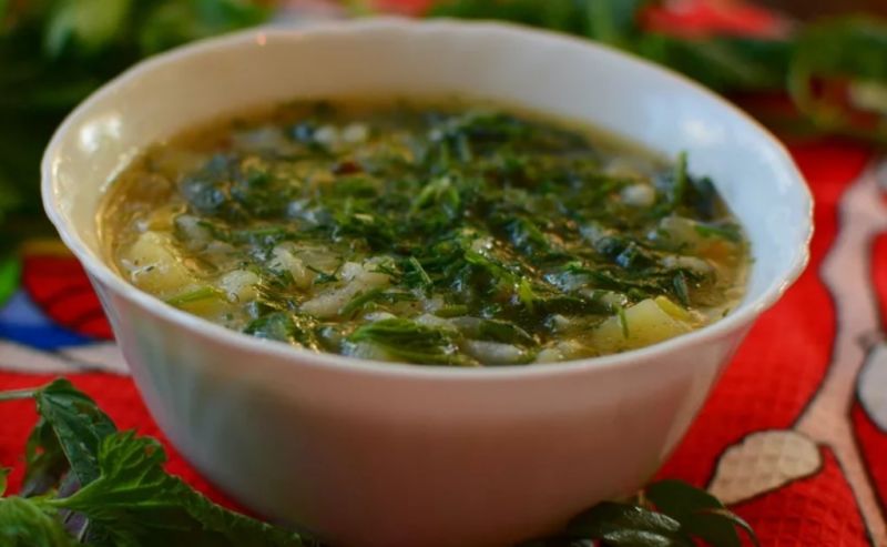 Щавлевий суп: класичні рецепти супу з щавлю з яйцем