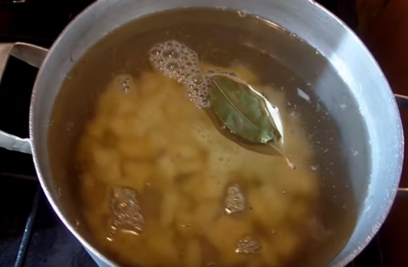 Щавлевий суп: класичні рецепти супу з щавлю з яйцем