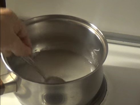 Як зробити глазур для паски, щоб не обсипалася? Рецепти глазурі для паски