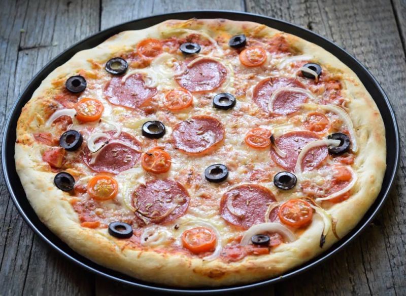 Домашня піца в духовці — 4 покрокових рецептів приготування піци будинку