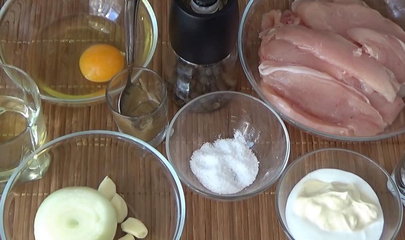 Куряча грудка — прості і смачні рецепти на сковороді