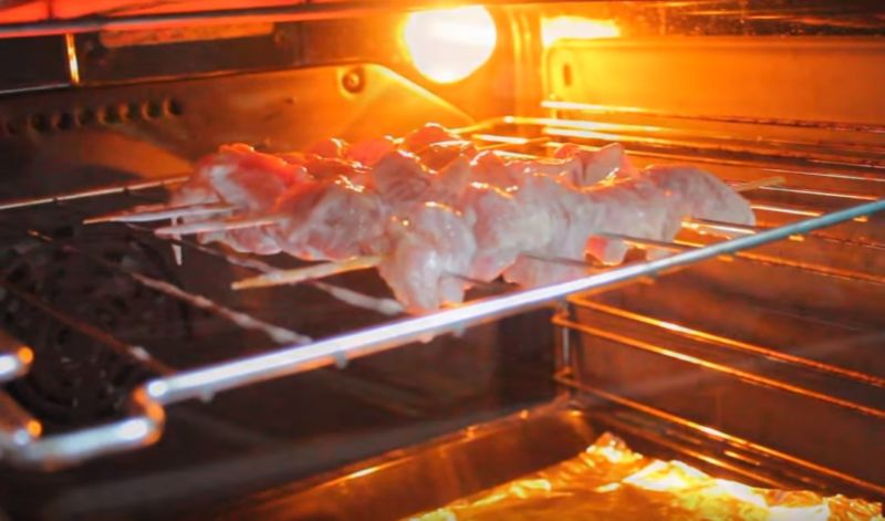 Шашлик зі свинини в домашніх умовах в духовці