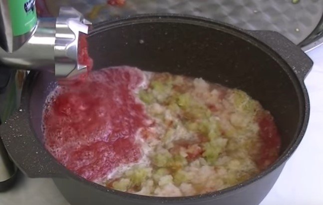 Лечо з кабачків на зиму – рецепти «пальчики оближеш»