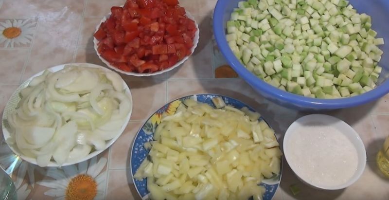 Лечо з кабачків на зиму – рецепти «пальчики оближеш»