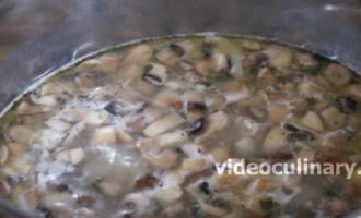 Грибний суп з яловичиною. Готуємо просто і смачно!