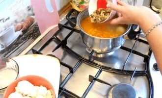 Грибний суп з рисом за 25 хвилин   простий рецепт! Смачно по домашньому