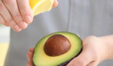 Як їдять авокадо і чим він корисний, як вибрати і приготувати