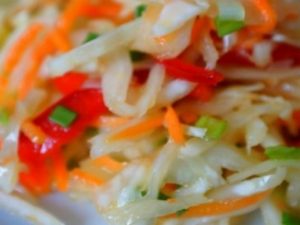 Як зробити вітамінний 🥗 салат   7 простих рецептів [відео]