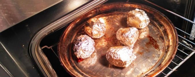 Як запекти буряк в духовці цілком і шматочками   🔝 3 рецепта
