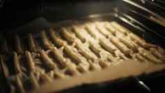 Картопля фрі в духовці   5 рецептів приготування в домашніх умовах