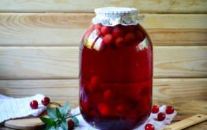 Компот з вишні: 5 рецептів вишневого компоту