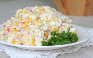 Крабовий салат з огірком   класичний рецепт