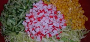 Крабовий салат з огірком   класичний рецепт