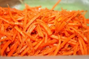Морква по корейськи 4 рецептів в домашніх умовах