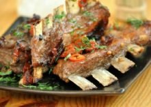 Мясо у фользі в духовці   10 кращих рецептів