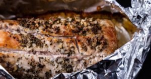 Мясо у фользі в духовці   10 кращих рецептів
