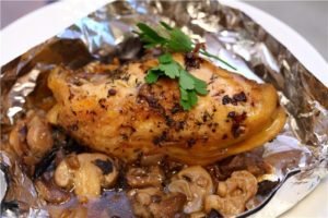 Мясо у фользі в духовці   10 кращих рецептів