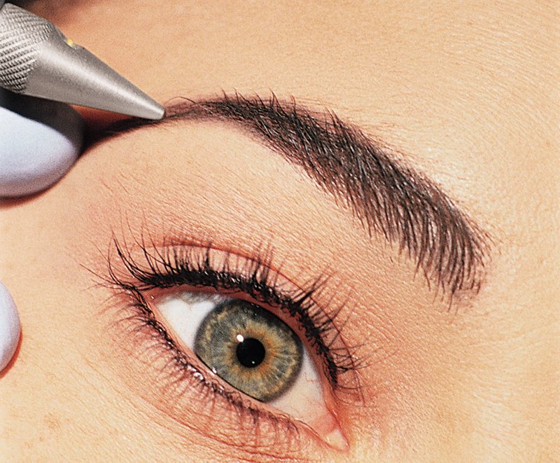 Про шотировании брів: що це таке, техніка татуажу, на відміну від микроблейдинга