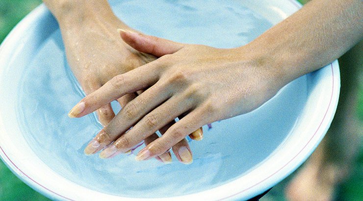 Про відновлення нігтів після нарощування в домашніх умовах: швидкі засоби