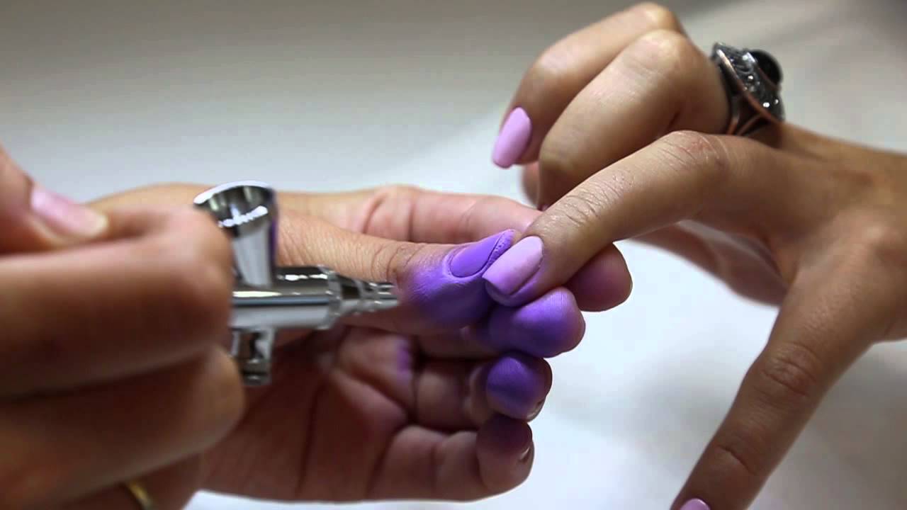 Про аерограф для нігтів: який вибрати для манікюру і як користуватися