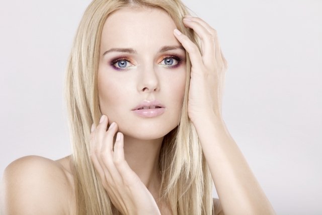 Опис макіяжу з червоними тінями: як виглядає, варіанти нанесення і фото