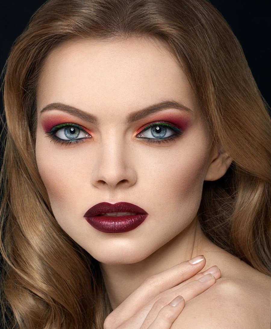 Опис макіяжу з червоними тінями: як виглядає, варіанти нанесення і фото