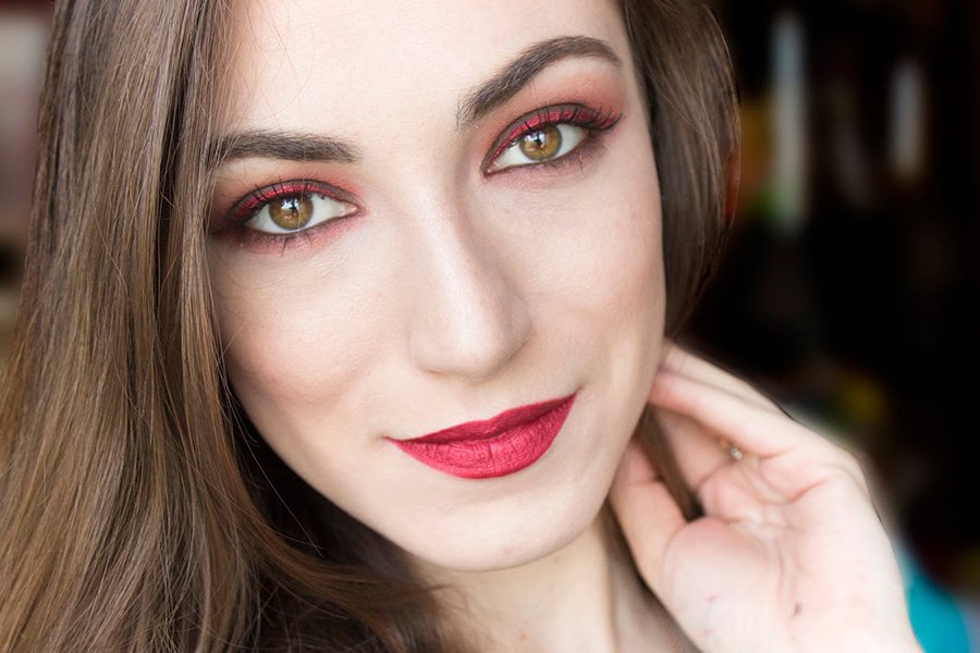 Опис макіяжу з червоними тінями: як виглядає, варіанти нанесення і фото