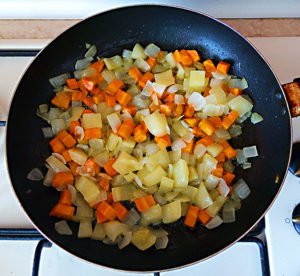Овочеве рагу з кабачками і картоплею: рецепт і особливості приготування