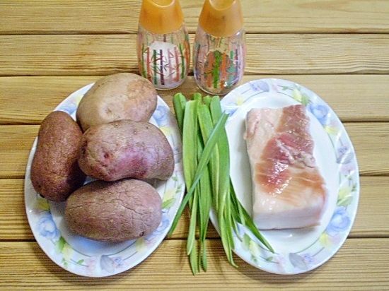 Печена картопля в духовці: рецепти приготування з салом, куркою і сиром Печена картопля в духовці: рецепти приготування з салом, куркою і сиром
