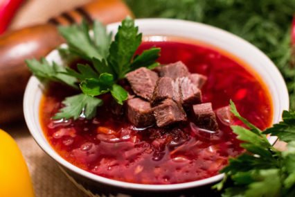Рецепт борщу з буряками й капустою