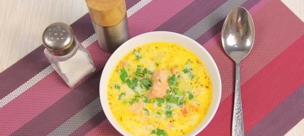 Рецепт норвезького супу з сьомгою і вершками з фото