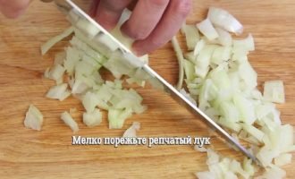Рецепт норвезького супу з сьомгою і вершками з фото