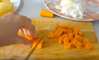 Рецепт супу з фрикадельками і вермішеллю