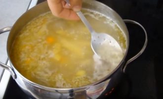 Рецепт супу з фрикадельками і вермішеллю