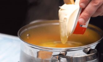 Рецепт сирного супу з лососем за 30 хвилин! Чудовий смак