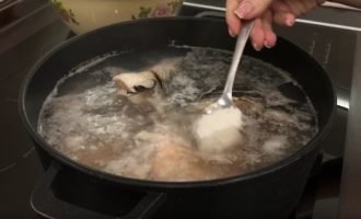 Рибний суп з рибного набору. Бюджетний рецепт ухи з сьомги!