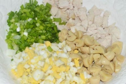 Салат з консервованими печерицями   рецепти приготування смачно і швидко
