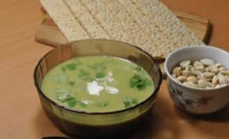 Суп пюре з консервованого зеленого горошку за 25 хвилин!