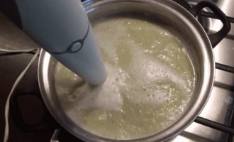 Суп пюре з брокколі і куркою за 30 хвилин! Простий рецепт