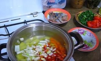 Суп зі свіжої оселедця або солоною. Простий домашній рецепт!