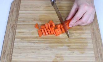 Суп з солоної червоної риби   смачна і швидка вуха!